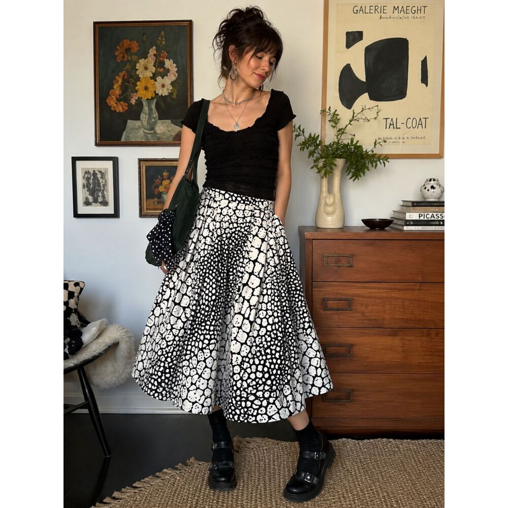 Edmé & Esyllte Skirt Size 8 Black White Abstract Print Pleated Midi Cotton